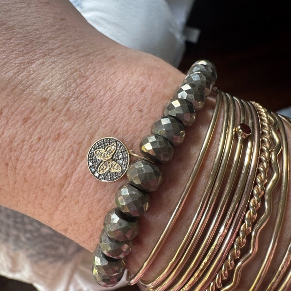 Sydney Evan Beaded Pyrite and 14k Gold/Diamond Butterfly Charm Bracelet. - Picture 4 of 12